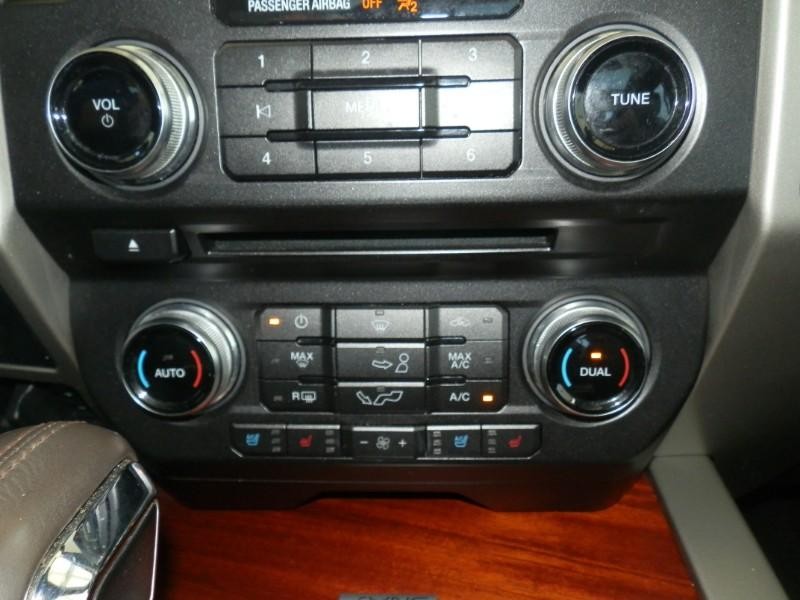 Ford F-150 Vehicle Full-screen Gallery Image 19