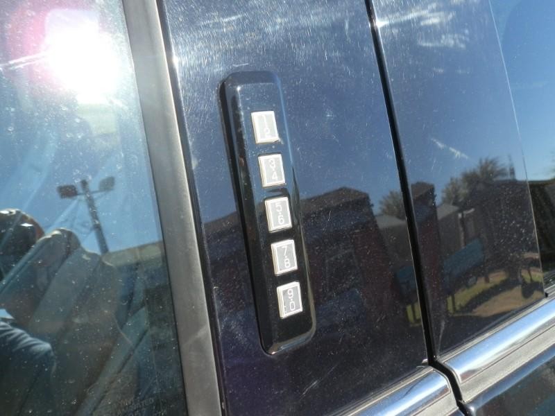 Ford F-150 Vehicle Full-screen Gallery Image 38