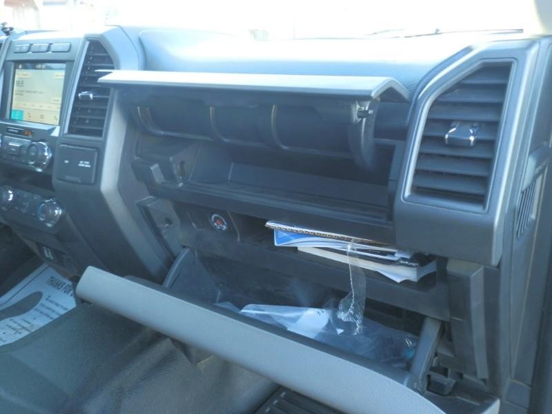 Ford Super Duty F-350 DRW Vehicle Full-screen Gallery Image 24