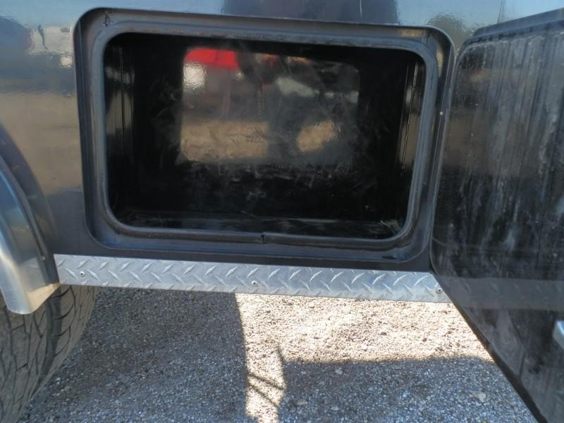 Ford Super Duty F-350 DRW Vehicle Full-screen Gallery Image 31