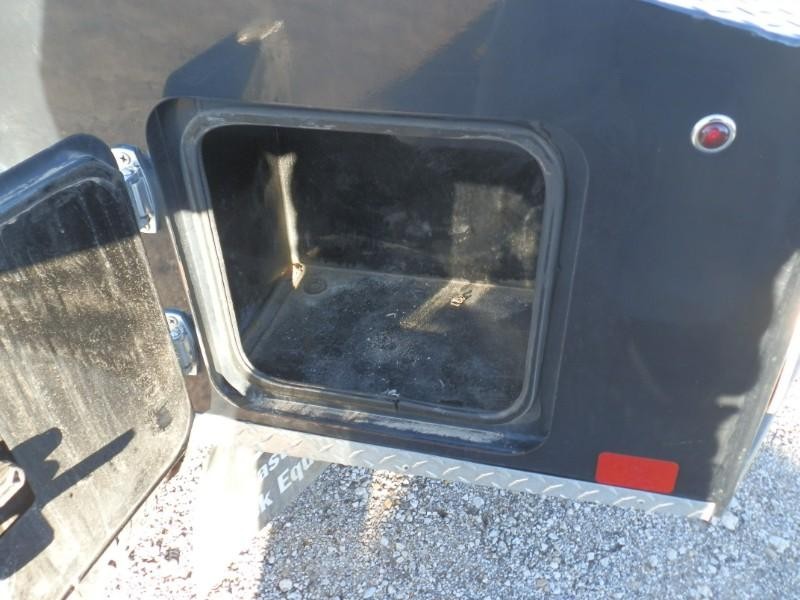 Ford Super Duty F-350 DRW Vehicle Full-screen Gallery Image 33