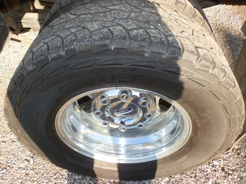 Ford Super Duty F-350 DRW Vehicle Full-screen Gallery Image 39