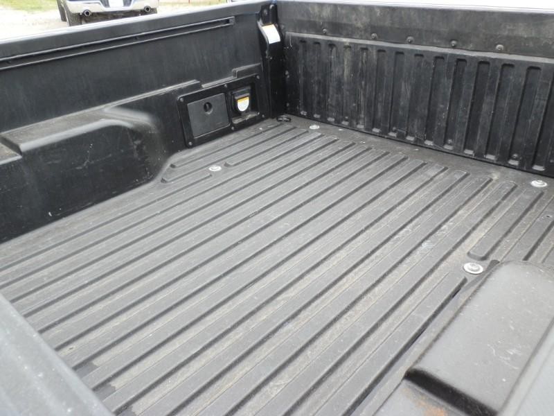 Toyota Tacoma Vehicle Full-screen Gallery Image 25