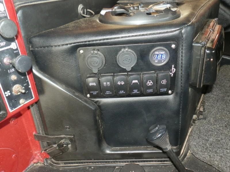 HUMMER H1 Vehicle Full-screen Gallery Image 13