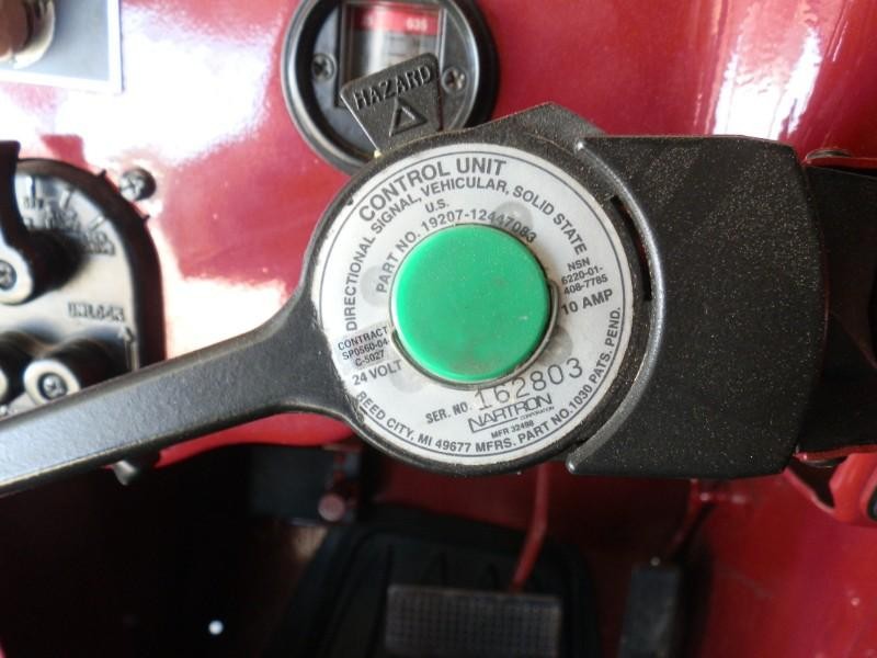 HUMMER H1 Vehicle Full-screen Gallery Image 18