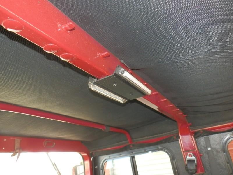 HUMMER H1 Vehicle Full-screen Gallery Image 23