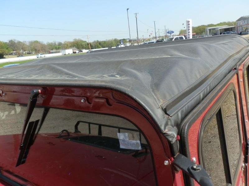 HUMMER H1 Vehicle Full-screen Gallery Image 24