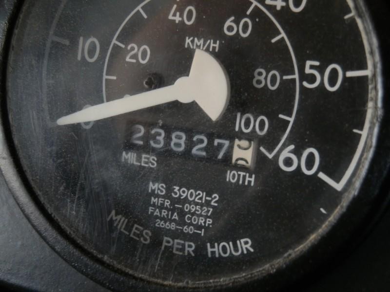 HUMMER H1 Vehicle Full-screen Gallery Image 34