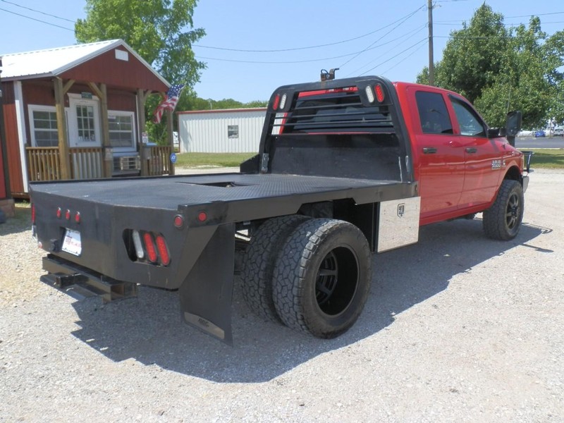 Ram 3500 Vehicle Full-screen Gallery Image 04