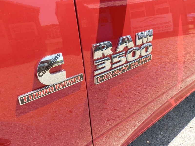 Ram 3500 Vehicle Full-screen Gallery Image 13