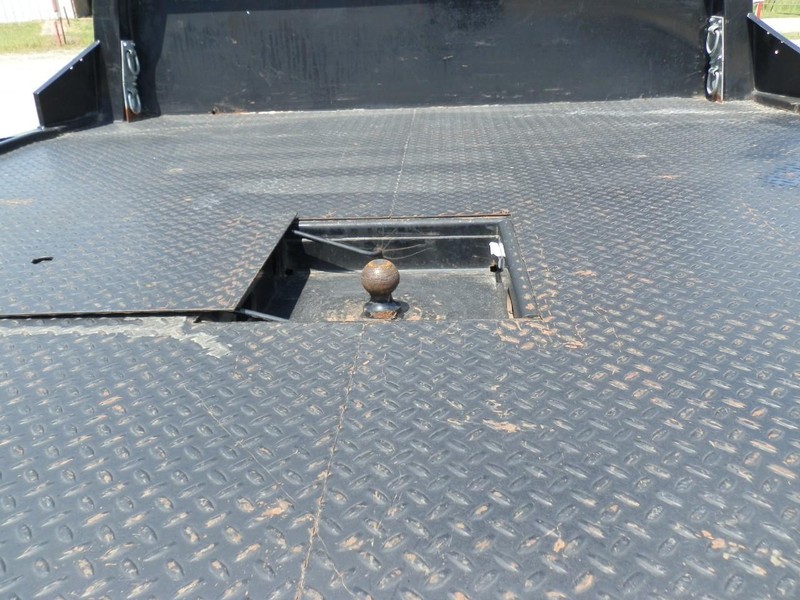 Ram 3500 Vehicle Full-screen Gallery Image 14