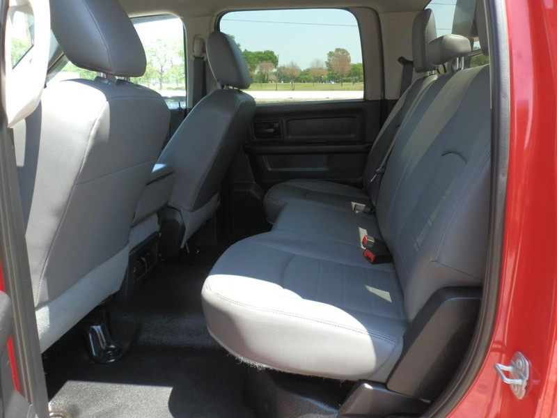 Ram 3500 Vehicle Full-screen Gallery Image 16