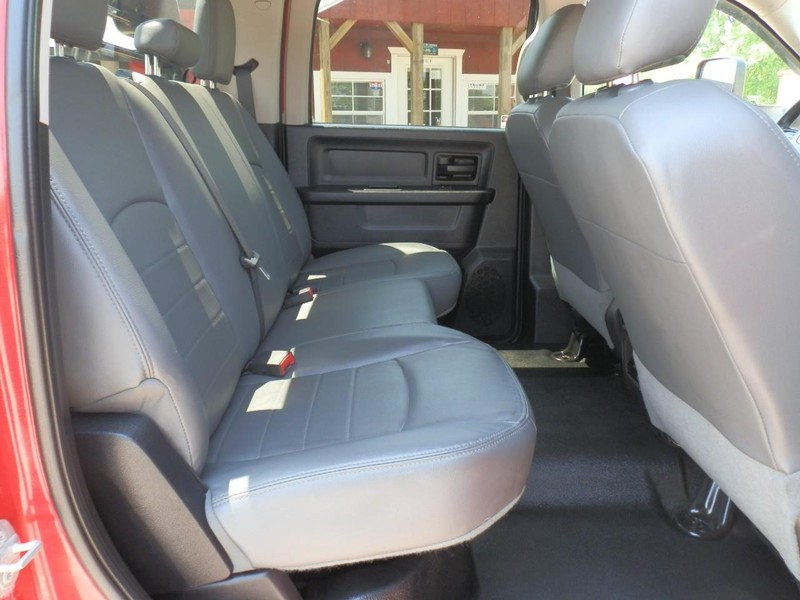 Ram 3500 Vehicle Full-screen Gallery Image 18