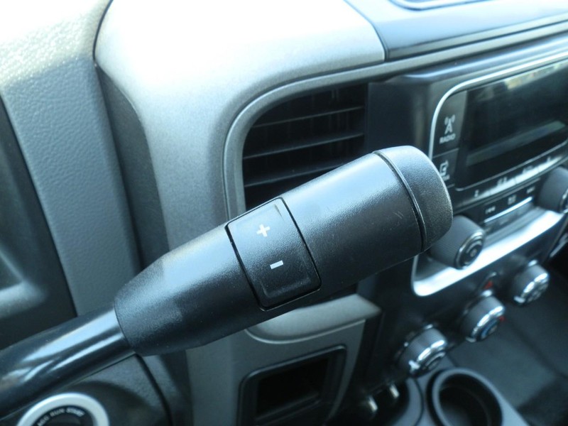 Ram 3500 Vehicle Full-screen Gallery Image 21