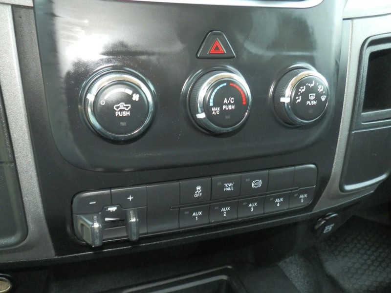 Ram 3500 Vehicle Full-screen Gallery Image 24