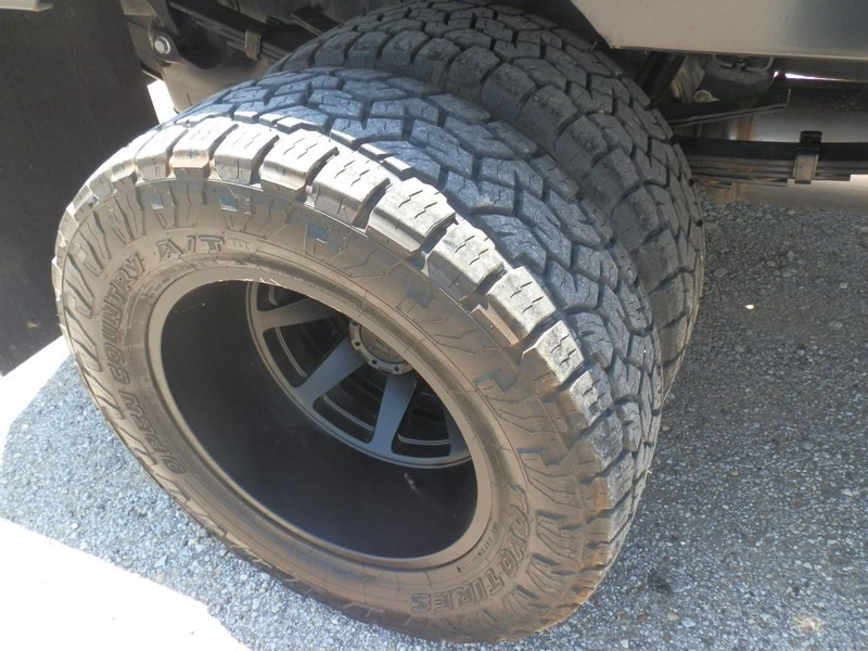 Ram 3500 Vehicle Full-screen Gallery Image 30