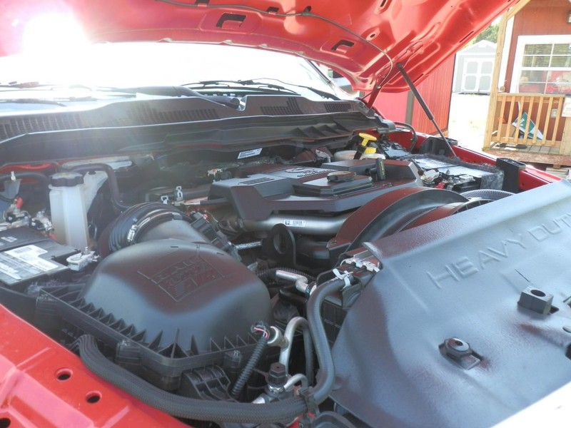 Ram 3500 Vehicle Full-screen Gallery Image 32