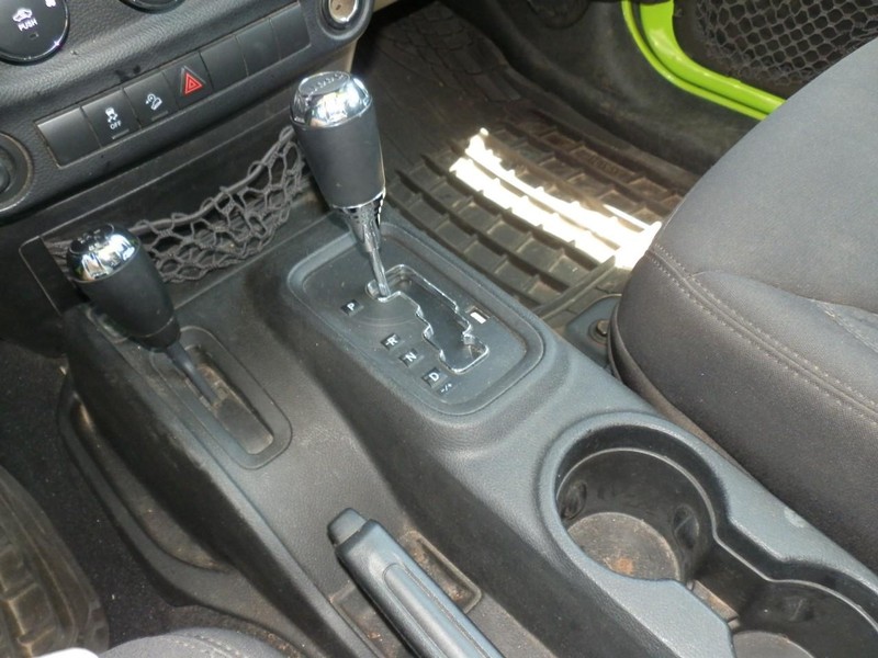 Jeep Wrangler Unlimited Vehicle Full-screen Gallery Image 17