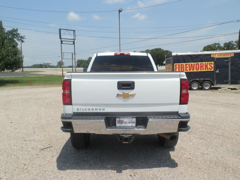 Chevrolet Silverado 2500 Vehicle Full-screen Gallery Image 08