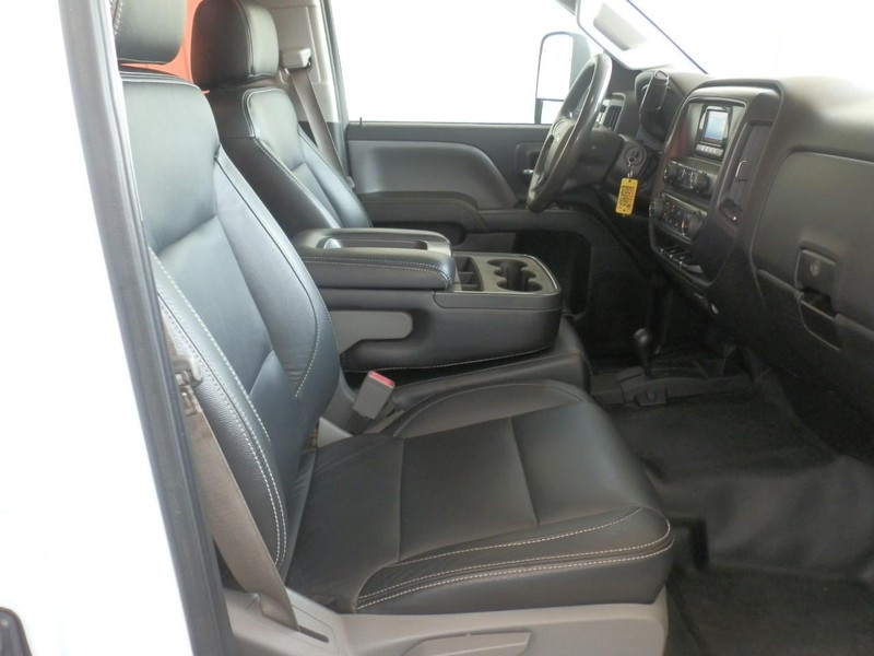 Chevrolet Silverado 2500 Vehicle Full-screen Gallery Image 11