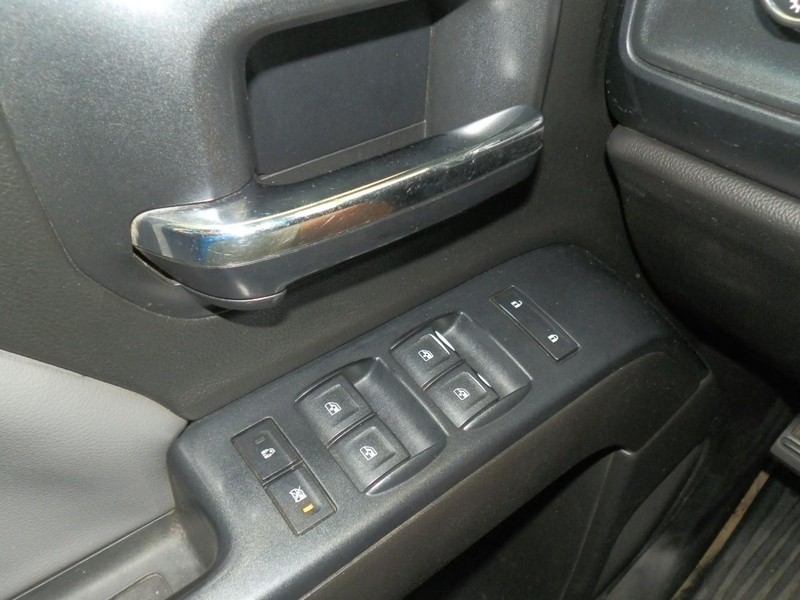 Chevrolet Silverado 2500 Vehicle Full-screen Gallery Image 14