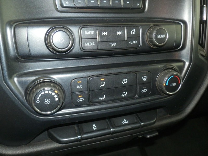 Chevrolet Silverado 2500 Vehicle Full-screen Gallery Image 16