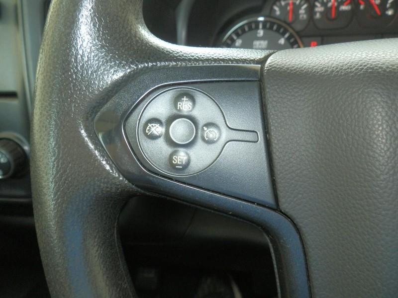 Chevrolet Silverado 2500 Vehicle Full-screen Gallery Image 18