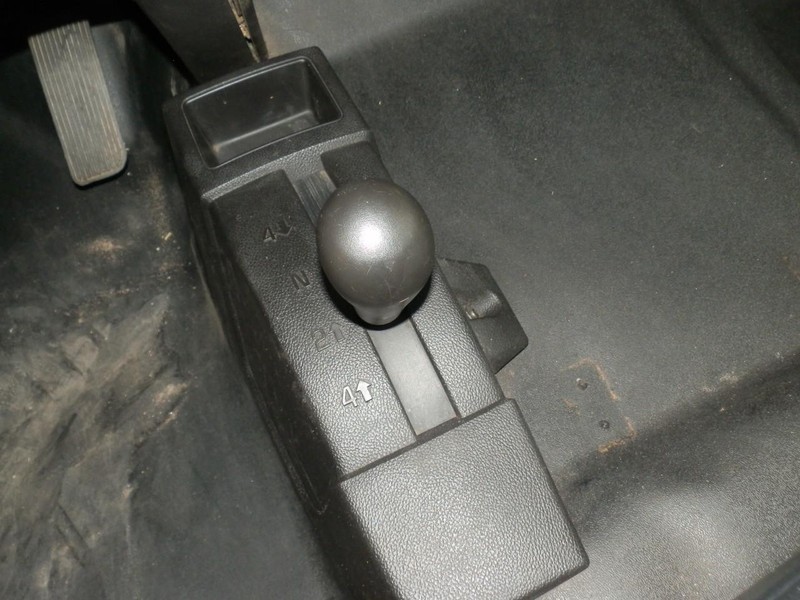 Chevrolet Silverado 2500 Vehicle Full-screen Gallery Image 20