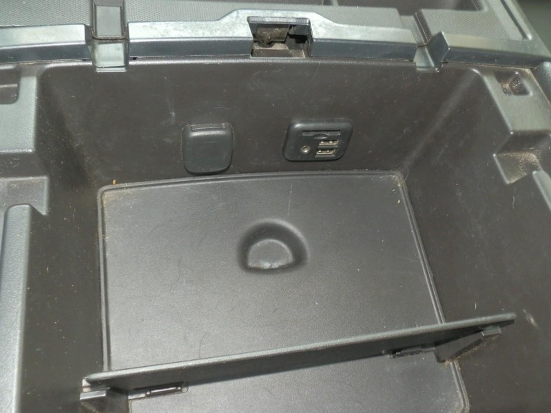 Chevrolet Silverado 2500 Vehicle Full-screen Gallery Image 21