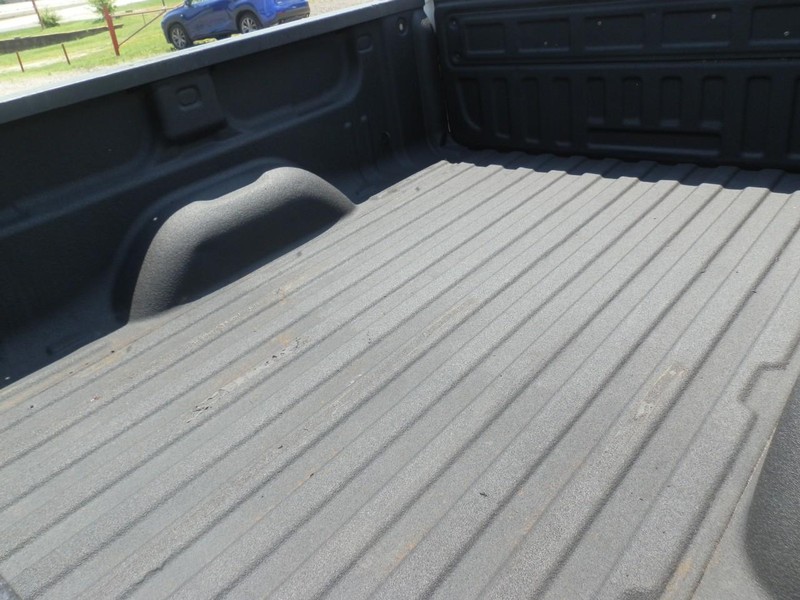 Chevrolet Silverado 2500 Vehicle Full-screen Gallery Image 28