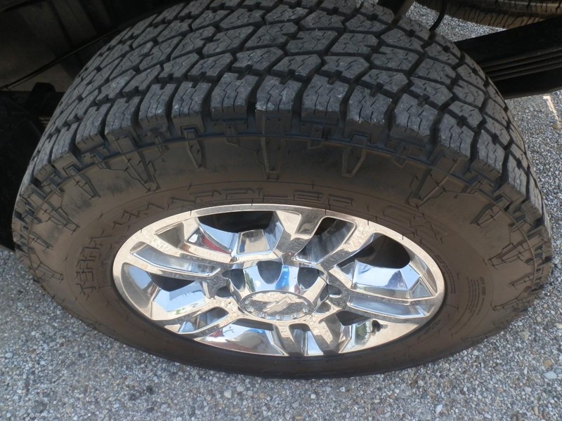 Chevrolet Silverado 2500 Vehicle Full-screen Gallery Image 31