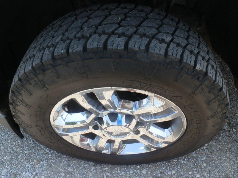 Chevrolet Silverado 2500 Vehicle Full-screen Gallery Image 32