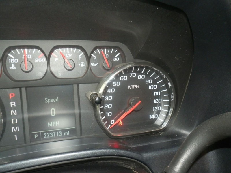 Chevrolet Silverado 2500 Vehicle Full-screen Gallery Image 36