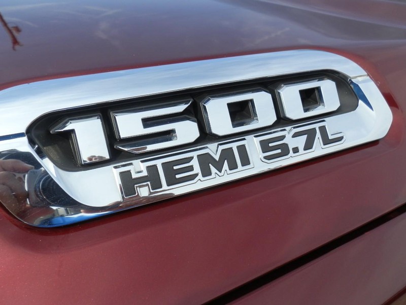 Ram 1500 Vehicle Full-screen Gallery Image 12