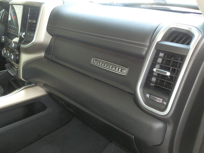 Ram 1500 Vehicle Full-screen Gallery Image 34