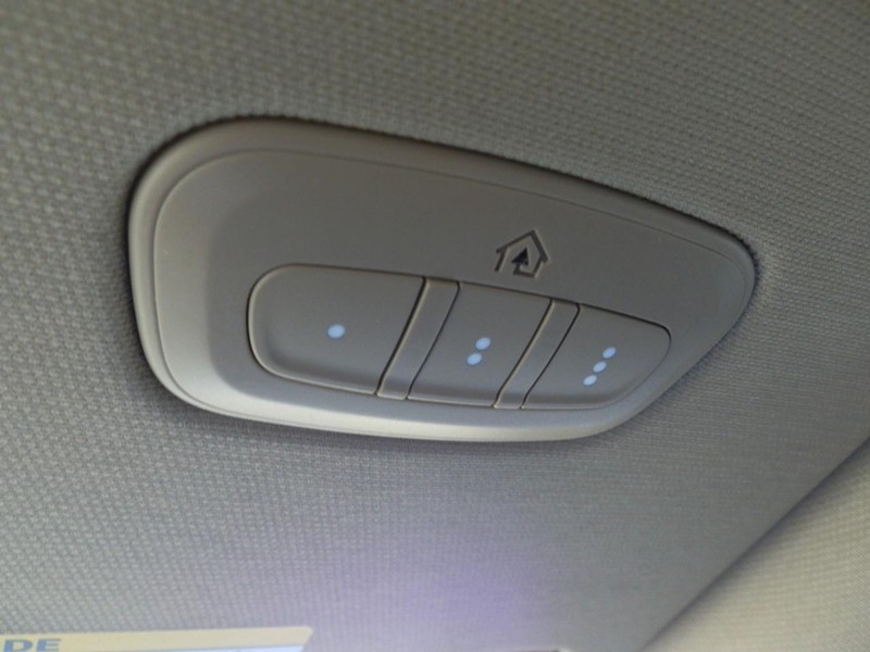 Ram 1500 Vehicle Full-screen Gallery Image 36