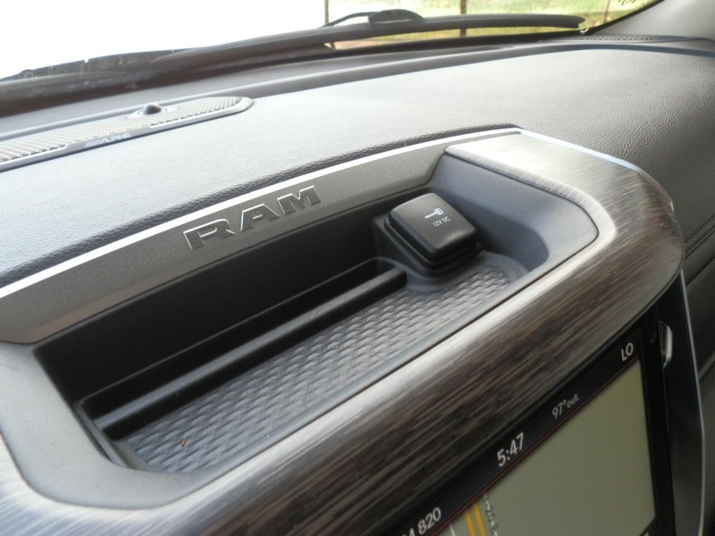 Ram 1500 Vehicle Full-screen Gallery Image 38