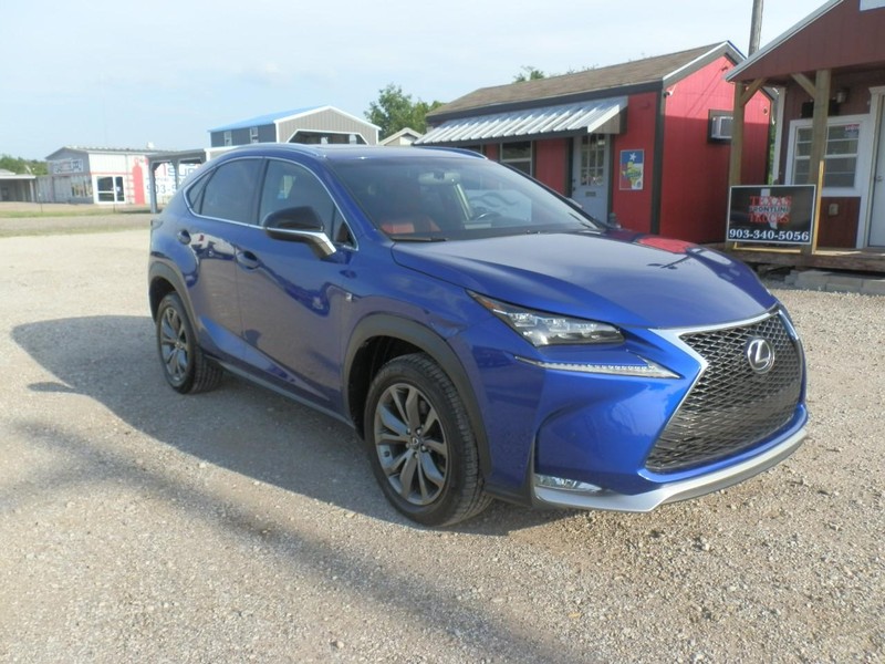 Lexus NX 200t Vehicle Full-screen Gallery Image 03