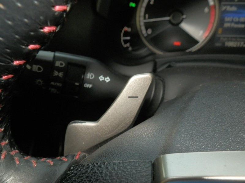 Lexus NX 200t Vehicle Full-screen Gallery Image 18