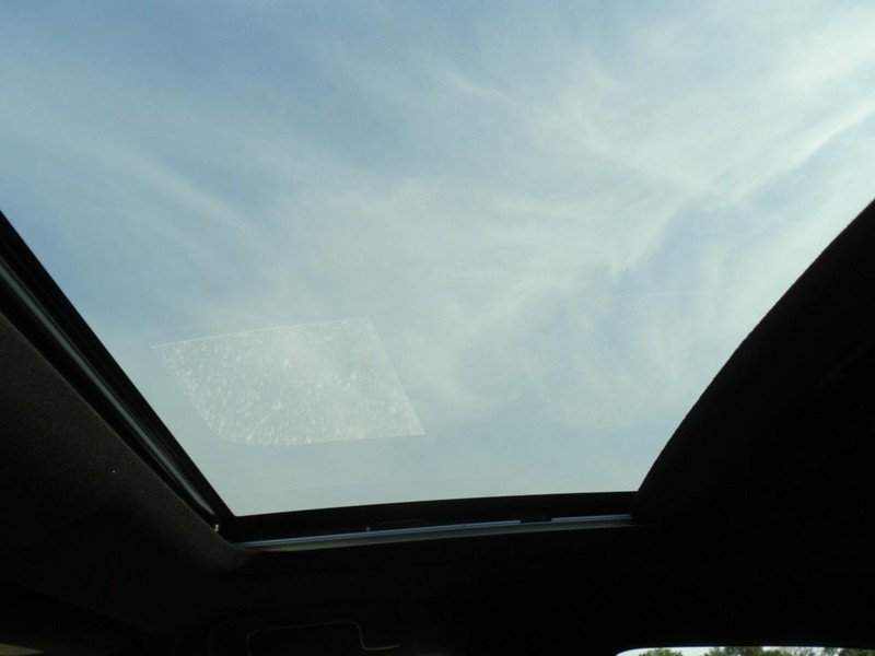 Lexus NX 200t Vehicle Full-screen Gallery Image 22