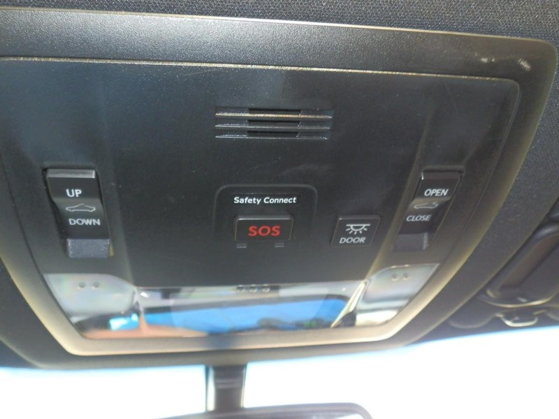 Lexus NX 200t Vehicle Full-screen Gallery Image 30