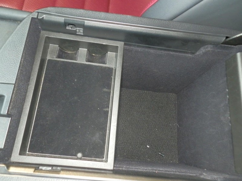 Lexus NX 200t Vehicle Full-screen Gallery Image 32