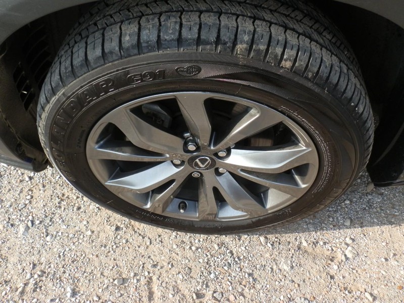 Lexus NX 200t Vehicle Full-screen Gallery Image 37