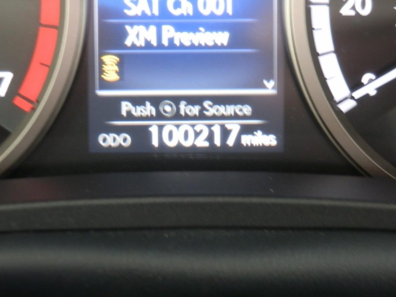 Lexus NX 200t Vehicle Full-screen Gallery Image 40