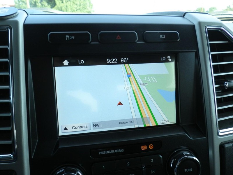 Ford Super Duty F-250 Vehicle Full-screen Gallery Image 14