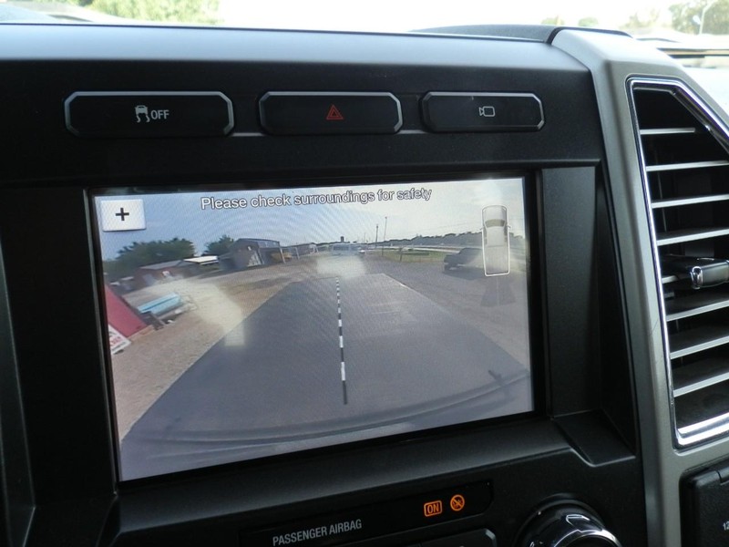 Ford Super Duty F-250 Vehicle Full-screen Gallery Image 16