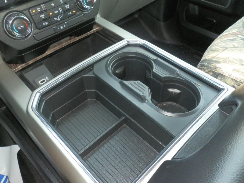 Ford Super Duty F-250 Vehicle Full-screen Gallery Image 23