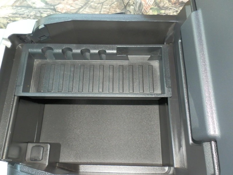 Ford Super Duty F-250 Vehicle Full-screen Gallery Image 26