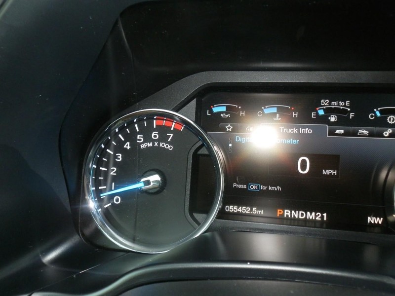 Ford Super Duty F-250 Vehicle Full-screen Gallery Image 45