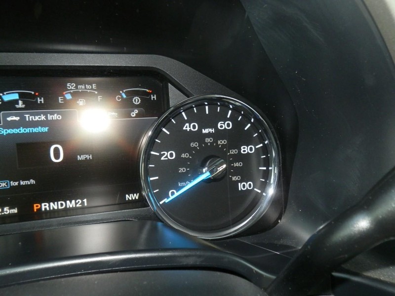 Ford Super Duty F-250 Vehicle Full-screen Gallery Image 46